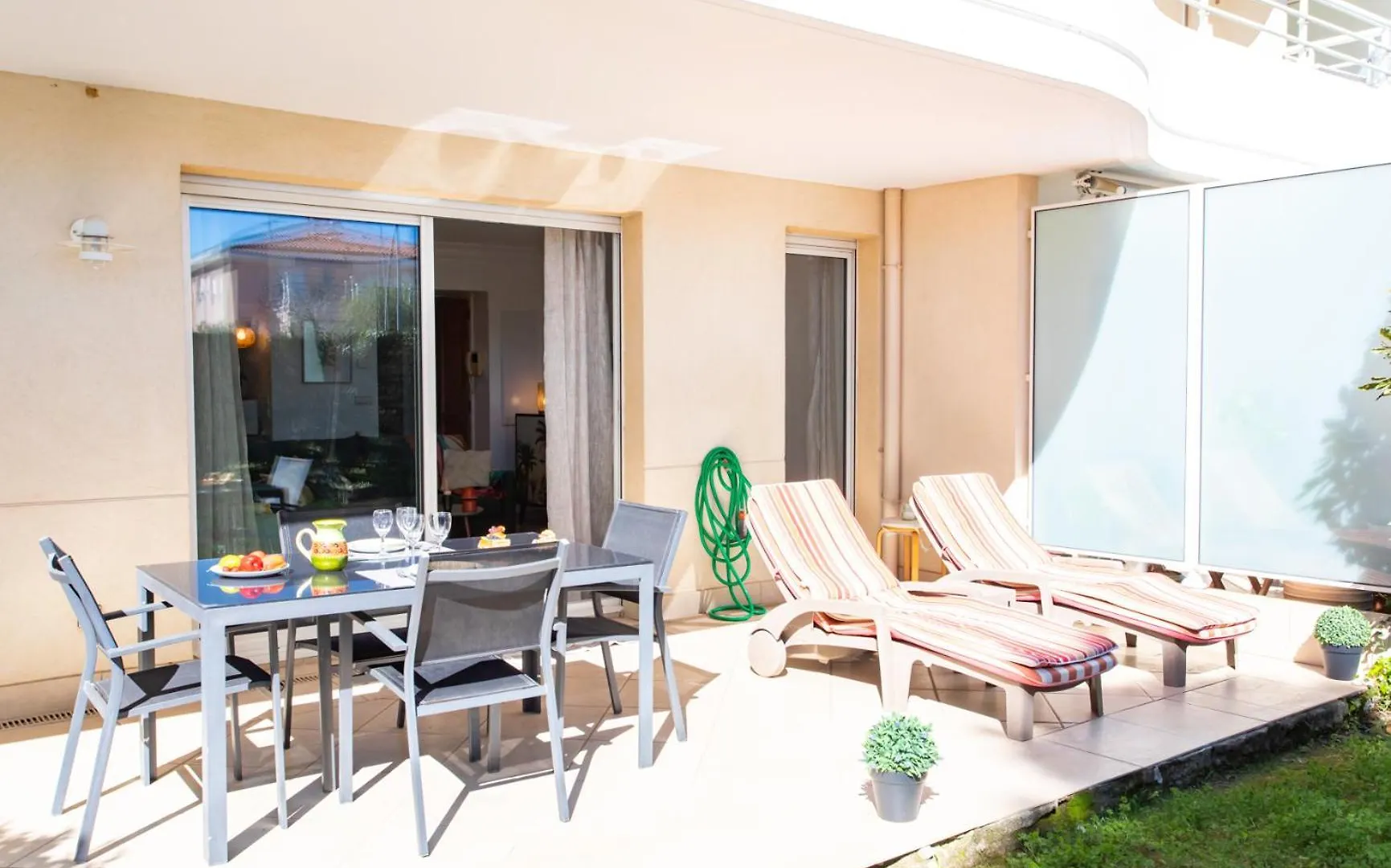 A13 - 1 Bdr Garden Floor Fontonne - Ac, Pool & Parking Apartment Antibes
