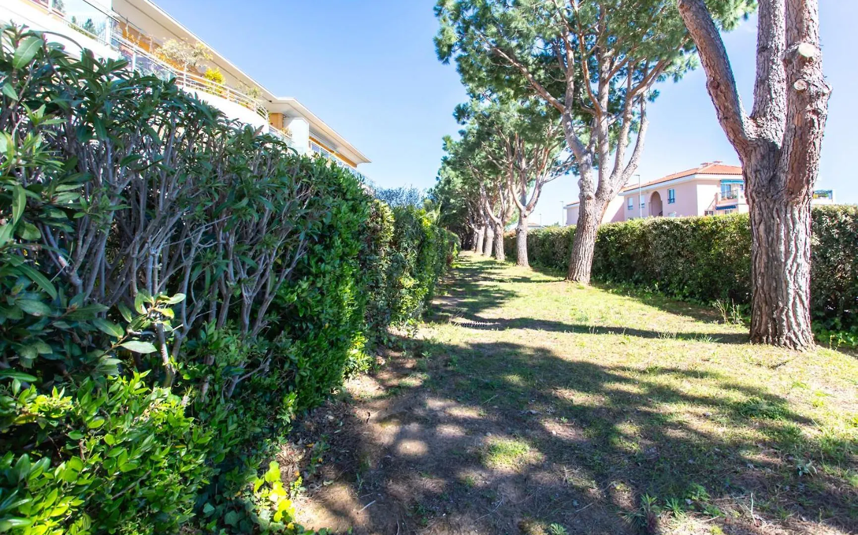A13 - 1 Bdr Garden Floor Fontonne - Ac, Pool & Parking Apartment Antibes