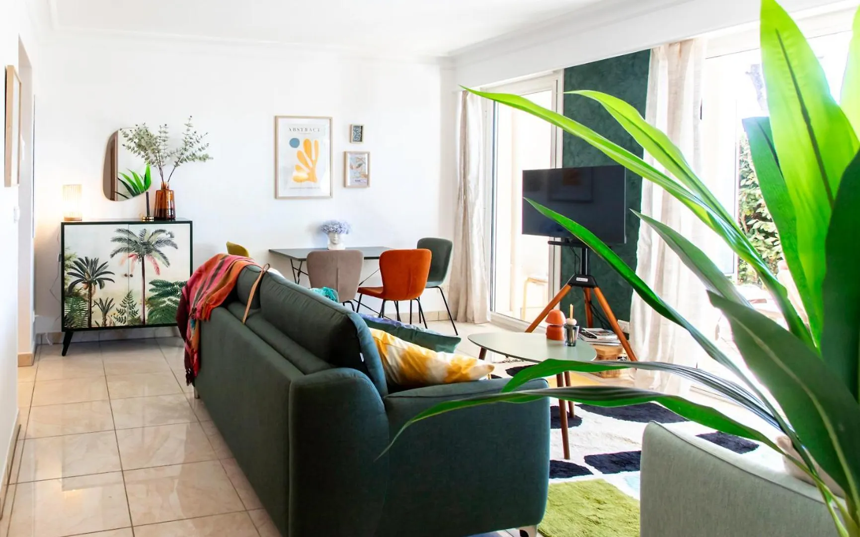 A13 - 1 Bdr Garden Floor Fontonne - Ac, Pool & Parking Apartment Antibes