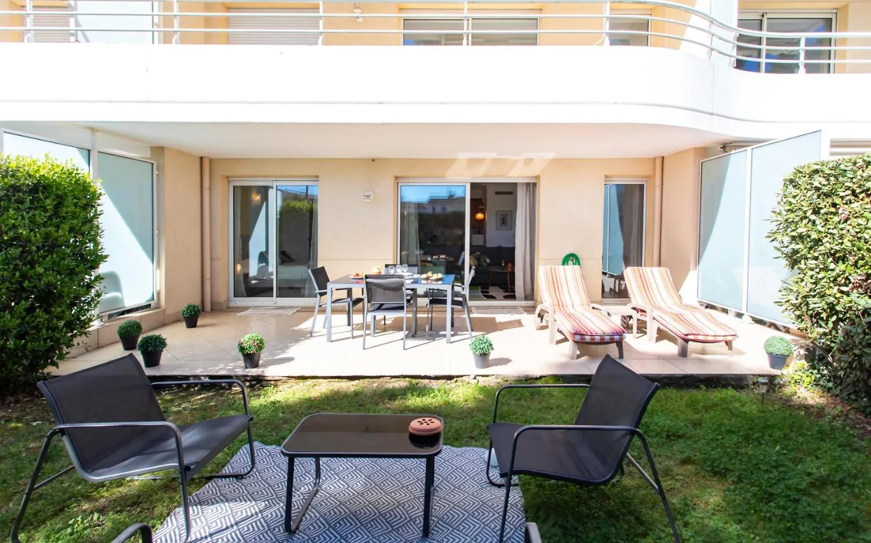 A13 - 1 Bdr Garden Floor Fontonne - Ac, Pool & Parking Apartment Antibes