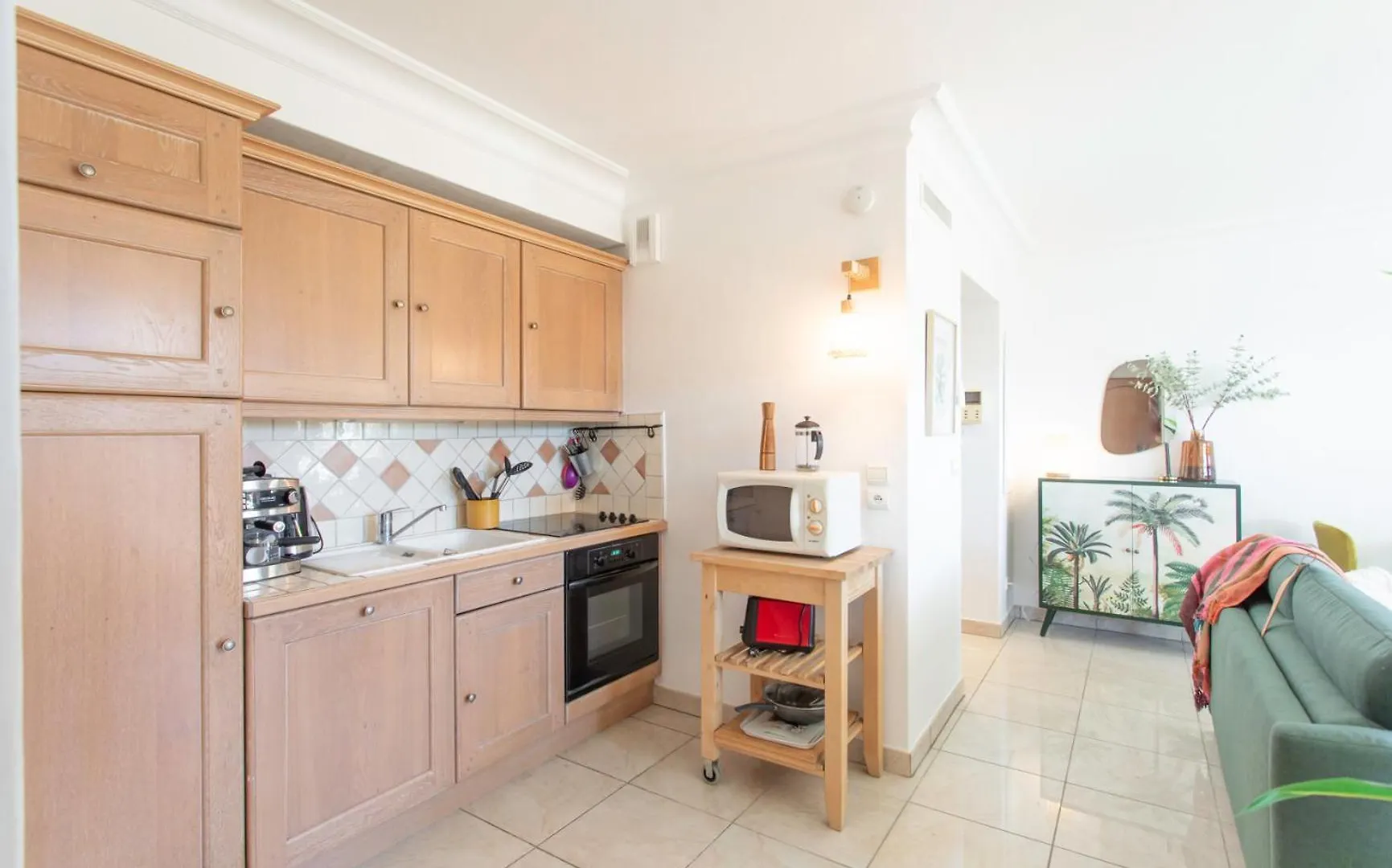 A13 - 1 Bdr Garden Floor Fontonne - Ac, Pool & Parking Apartment Antibes