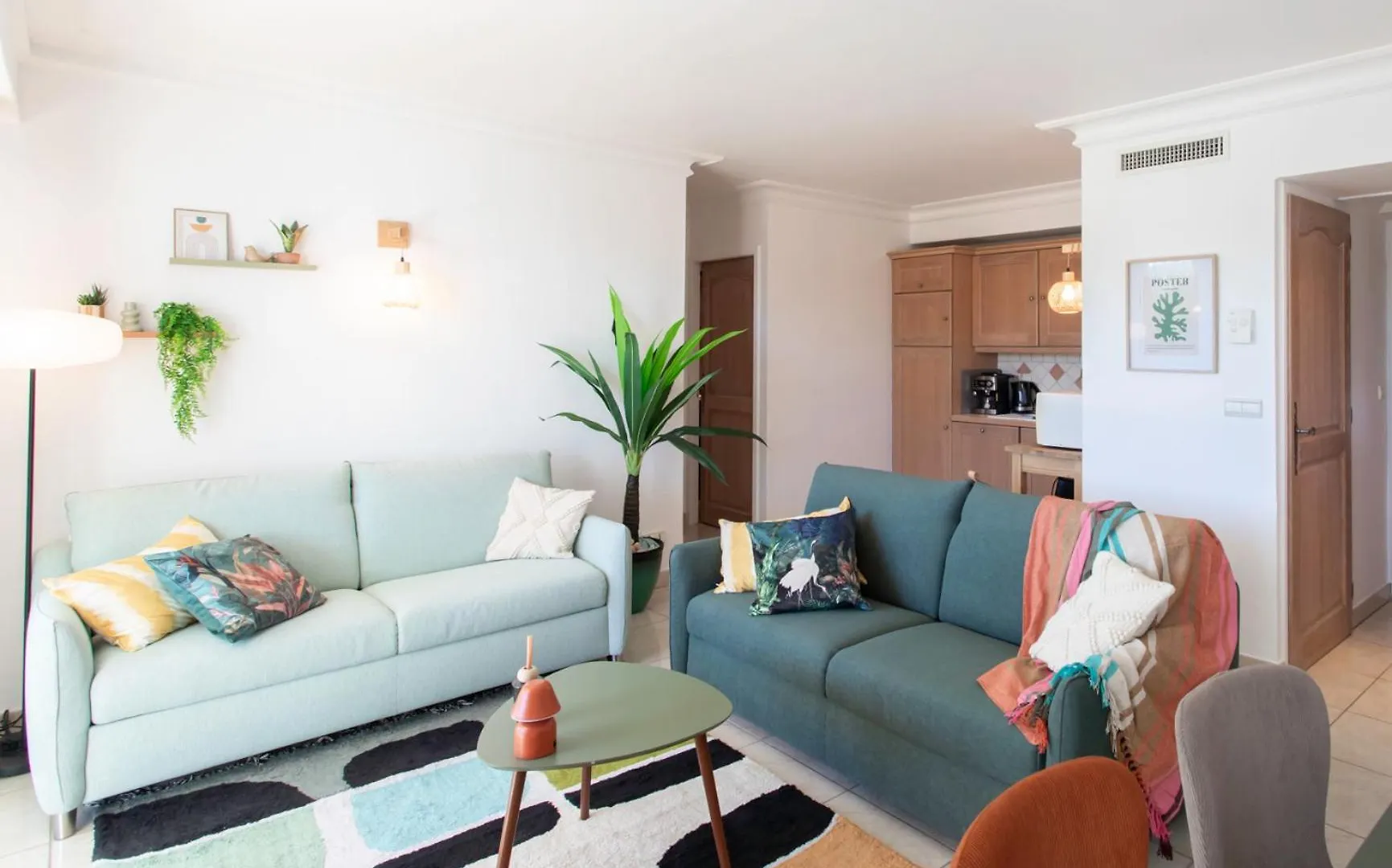 A13 - 1 Bdr Garden Floor Fontonne - Ac, Pool & Parking Apartment Antibes