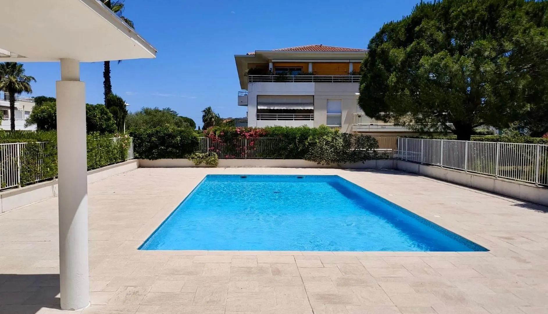 A13 - 1 Bdr Garden Floor Fontonne - Ac, Pool & Parking Apartment Antibes France